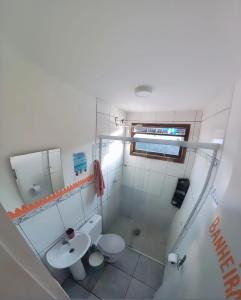 Ένα μπάνιο στο Aura Hostel
