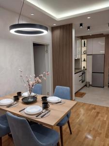 Kuchyň nebo kuchyňský kout v ubytování Lider Lux Apartman
