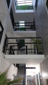 einen Blick über eine Treppe in einem Gebäude in der Unterkunft Hermosos departamentos a 8 minutos del centro in Totolac