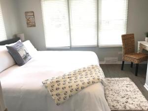 Un pat sau paturi într-o cameră la 258 # 1 Fox Lake