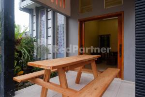 Fotografie z fotogalerie ubytování Wisma Giri Mulyo B near Grojogan Sewu Mitra RedDoorz v destinaci Tawangmangu + 31 fotografií