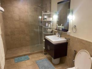 Koupelna v ubytování Kalim Casa + 26 fotografií