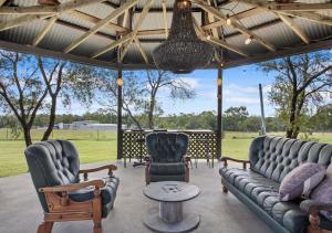 Posezení v ubytování Harkham House - Stunning Property!