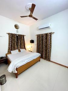 Легло или легла в стая в Poonam Palace near by Airport