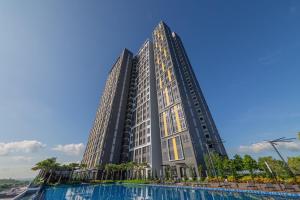 a rendering of a building with a pool at Iskandar Puteri Sunway Grid Residence Deluxe Loft by Ningle Loft in Kampong Pendas