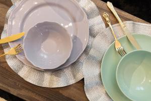 Makanan di atau berdekatan apartmen