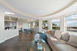 Beautiful & Spacious Santa Monica Retreat 3BD 2BA