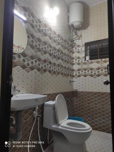 Koupelna v ubytování Jeru Homes + 24 fotografií