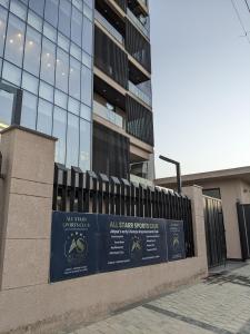 El edificio en el que está el hotel