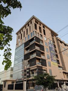 El edificio en el que está el hotel