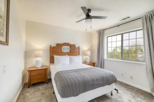 a bedroom with a bed and a window at Le Grand Bleu by AvantStay Luxury Hilltop Estate in Temecula