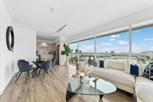 Gallery image of Amber Drift - Santa Monica 2BR Penthouse Ocean views in Los Angeles