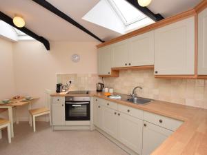 A kitchen or kitchenette at 1 bed in Wolsingham 36675