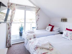 Katil atau katil-katil dalam bilik di 3 Bed in Westward Ho 45749