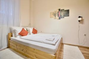 Standard Apartment by Hi5 - Dessewffy 2 bedroom 1066 Budapest, 30 Dessewffy utca kép - 2