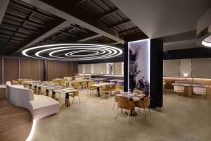 Lemon Tree Hotel, Hisar的休息区