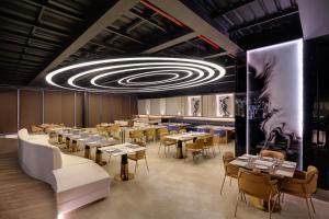 Lemon Tree Hotel, Hisar的休息区