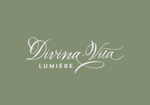 a sign for a wine bar with the words dana villa lumiere at Divina Vita Apartments in Varenna
