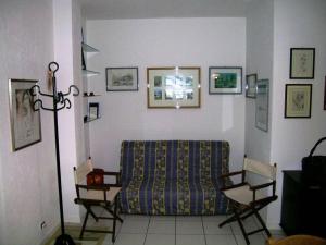 A seating area at Appartamento Bilocale Cod. 18 - Taunus Vacanze