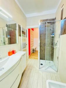 Koupelna v ubytování Smart House Rooms Central Luxury