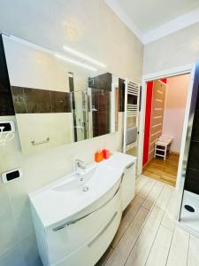 Koupelna v ubytování Smart House Rooms Central Luxury
