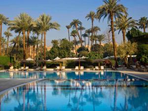 The swimming pool at or close to Sofitel Winter Palace Luxor