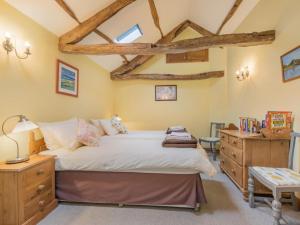 Ένα ή περισσότερα κρεβάτια σε δωμάτιο στο 2 Bed in Eden Valley SZ483