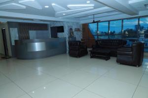 Majoituspaikan Hotel Vaishnavi Grand aula tai vastaanotto