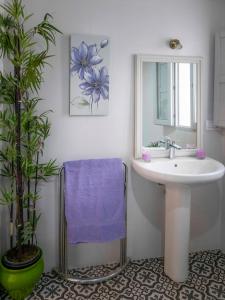Ένα μπάνιο στο Charming villa with private pool