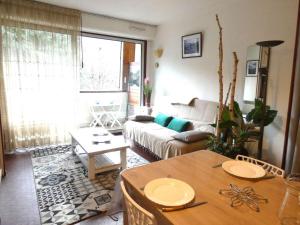 Posedenie v ubytovaní Studio Confort 4 Personnes avec Balcon, Parking et Casier à Ski - Saint-Lary-Soulan - FR-1-457-305