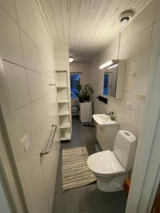 Koupelna v ubytování Hestra Guesthouse + 37 fotografií