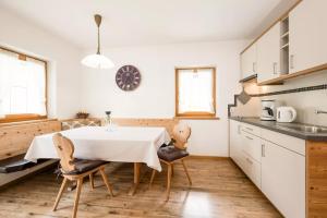 Kuchyň nebo kuchyňský kout v ubytování Angererhof - Appartement Leni