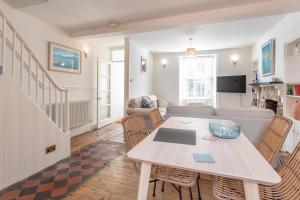 TV a/nebo společenská místnost v ubytování 11 Belgravia Street