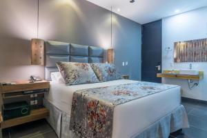 Hotel Cartagena DC客房内的一张或多张床位