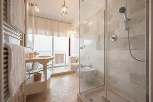 A bathroom at Corso Emanuele Apartments Még 37 kép