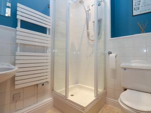 Vannituba majutusasutuses Harker View Cottage +31 fotot