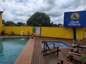 The swimming pool at or close to Pousada Céu de Estrelas