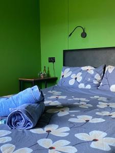 Fotografie z fotogalerie ubytování Hafan y Mynydd - Mobility adapted double shepherd hut v destinaci Machynlleth