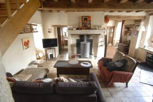 Posezení v ubytování FERME FAMILIALE DANS UN VILLAGE BOURGUIGNON 12 pl 3 nuits minimum