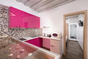 Η κουζίνα ή μικρή κουζίνα στο Mykonos Town Apartment by Sunshine Place World