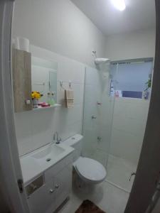 Koupelna v ubytování AP Novo, Cama Queen Size Nova no Centro de Blu