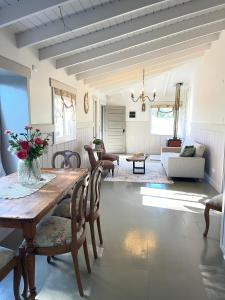 Et opholdsområde på Cabaña Vintage + 12 billeder