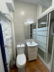 Bathroom sa Apartamento a 3' Playa Alicante
