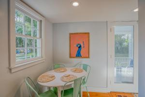 Fotografie z fotogalerie ubytování Sea Glass Cottage on Duke - Three Bedrooms Downtown Beaufort v destinaci Beaufort