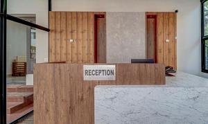 Vstupní hala nebo recepce v ubytování Treebo Regalia Inn Civil Station