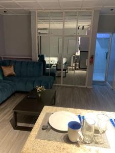 Foto dalla galleria di Teal Open Plan Studio Unit-Lekki 1, WI-FI, Extractor. a Ogoyo Altre 15 foto