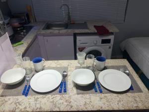 Fotografie z fotogalerie ubytování Teal Open Plan Studio Unit-Lekki 1, WI-FI, Extractor. v destinaci Ogoyo