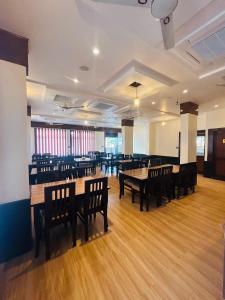 Οι επιχειρηματικές εγκαταστάσεις ή/και οι αίθουσες συνεδριάσεων στο Hotel The Parmatma +63 φωτογραφίες