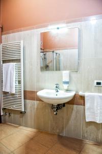 A bathroom at CallMe Crema - Struttura in centro storico