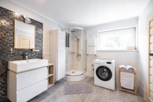 Kúpeľňa v ubytovaní Apartamenty Jelitkowska 13,Gdańsk Jelitkowo, 100m od morza + 25 fotografií